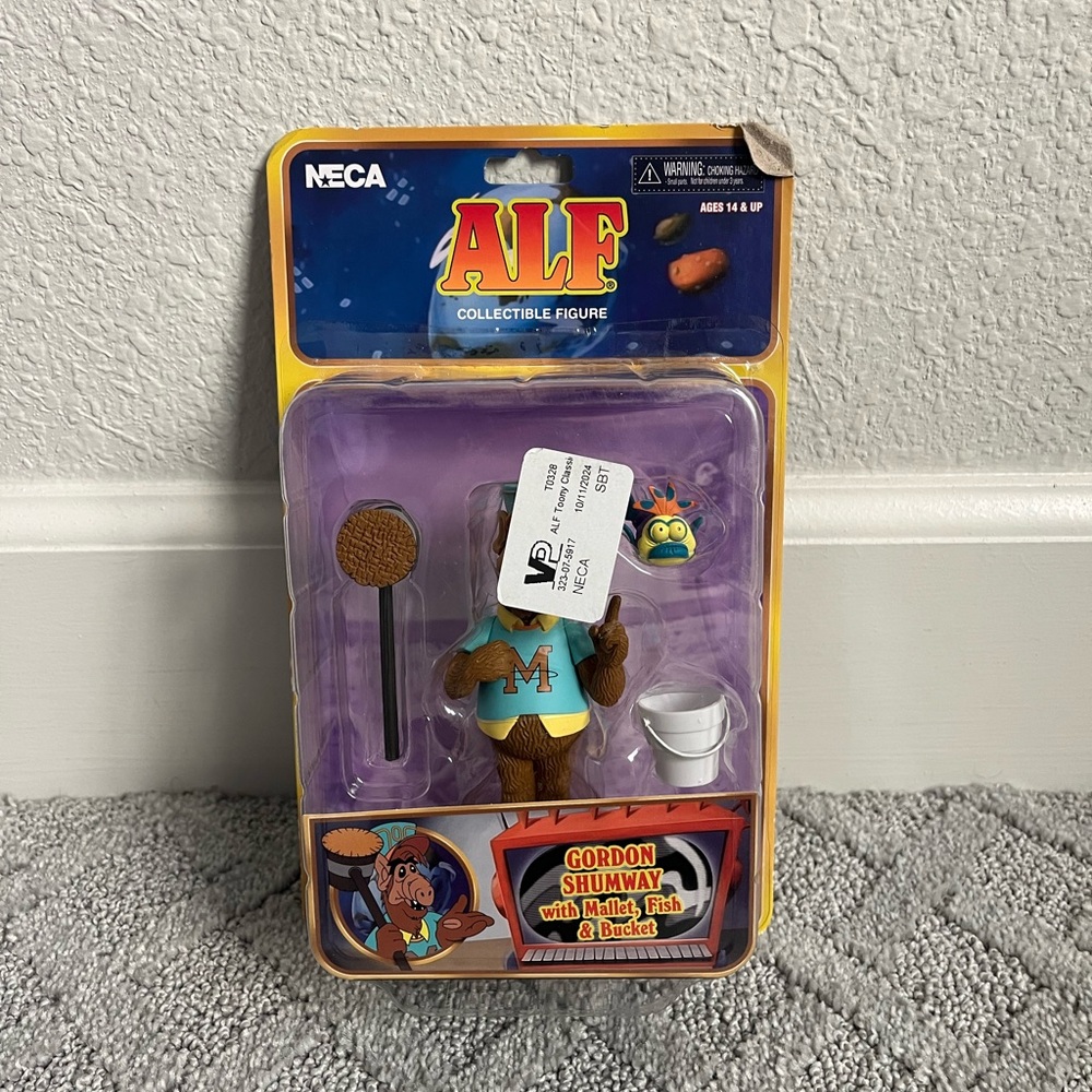 Neca ALF Collectible figure Gordon Shumway with Mallet, Fish and Bucket